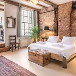 Classy 17th C Canalhouse Affittacamere