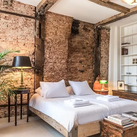Konukevi Classy 17th C Canalhouse 4*