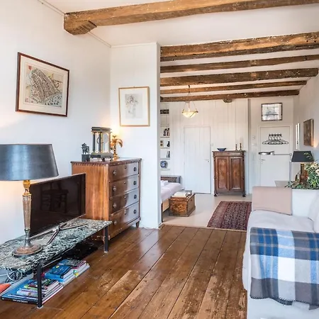 Classy 17th C Canalhouse Maison d'hôtes