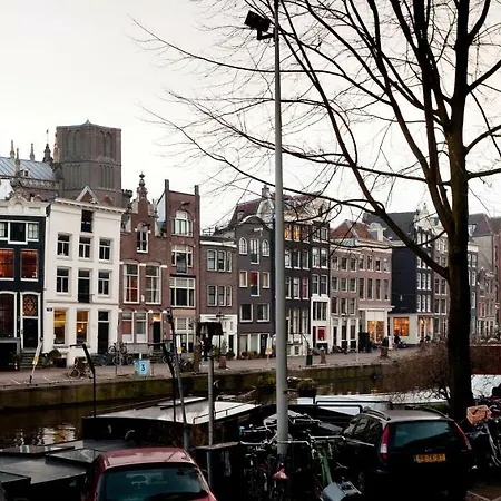 Classy 17th C Canalhouse Amsterdam