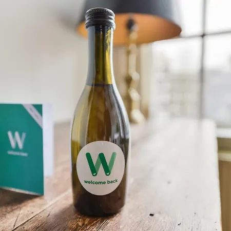 Classy 17th C Canalhouse