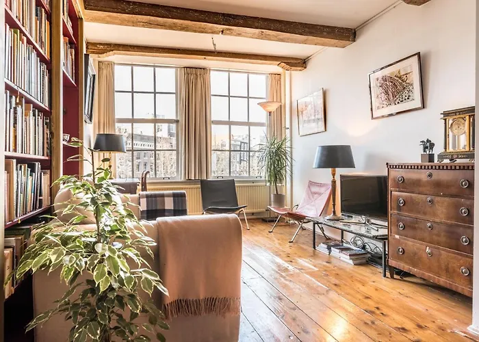 Classy 17th C Canalhouse 3* אמסטרדם