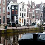 Classy 17th C Canalhouse 4*