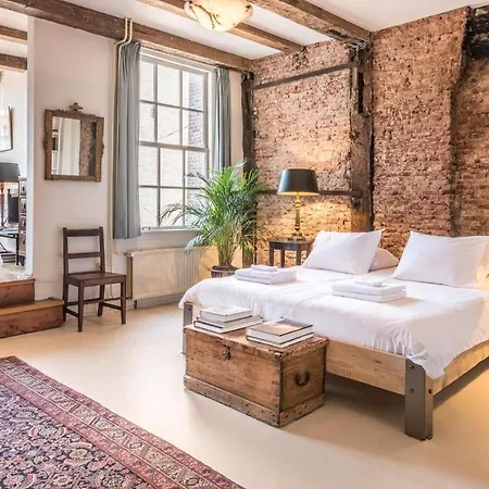 Classy 17th C Canalhouse Гостевой дом