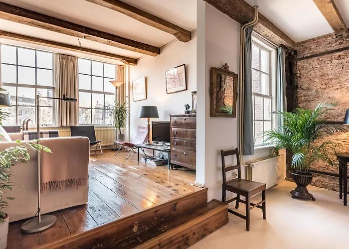 Classy 17th C Canalhouse 3* Amsterdam