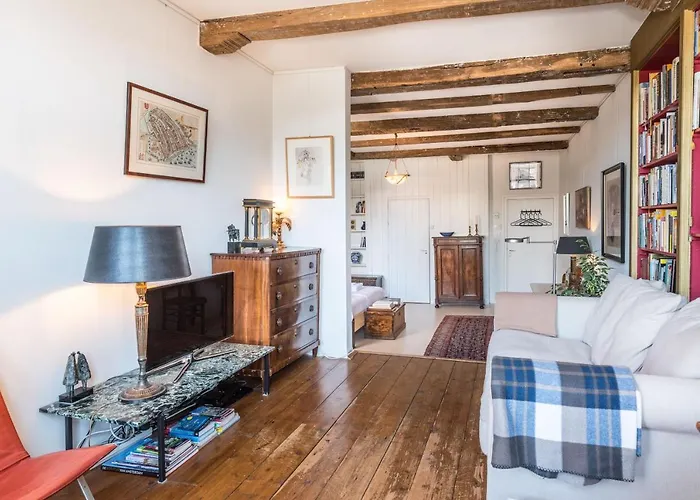 Classy 17th C Canalhouse Gasthuis