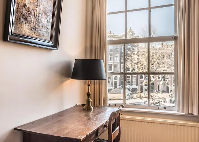 Classy 17th C Canalhouse Gasthuis Amsterdam