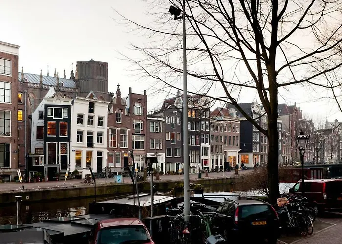 Classy 17th C Canalhouse Amsterdam