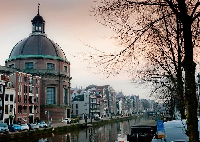 Classy 17th C Canalhouse Gasthuis