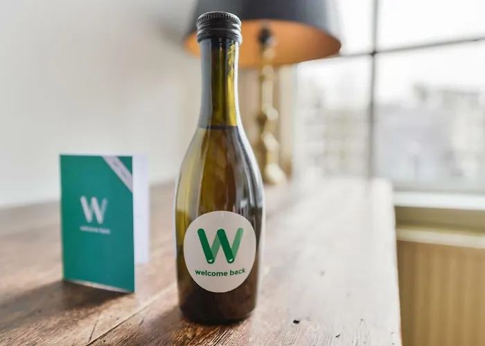 Classy 17th C Canalhouse